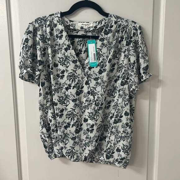 NWT Monday Fun Armani Puff Sleeve Blouse Size M - Picture 5 of 9